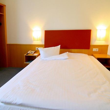 Residenz - Businesshotel Бенсхайм Экстерьер фото