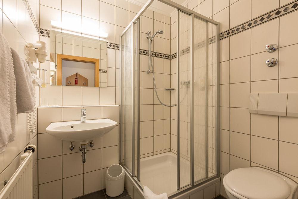 Residenz - Businesshotel Бенсхайм Экстерьер фото